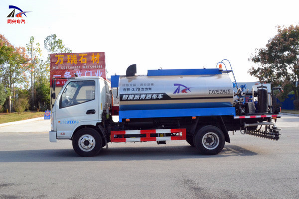 東風(fēng)油罐專(zhuān)用汽車(chē)駕駛方法技巧